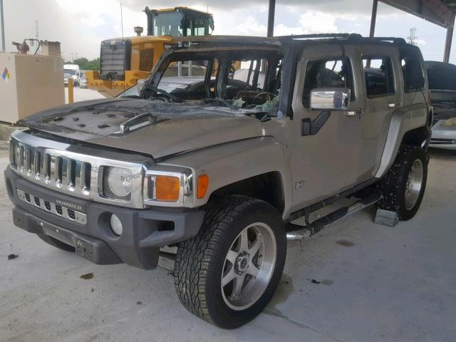 5GTDN136068207189 - 2006 HUMMER H3 SILVER photo 2