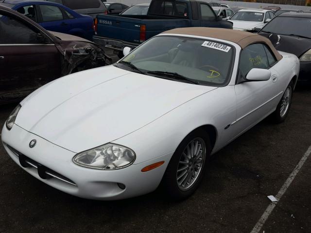 SAJGX2240WC019646 - 1998 JAGUAR XK8 WHITE photo 2