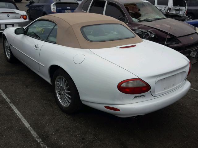 SAJGX2240WC019646 - 1998 JAGUAR XK8 WHITE photo 3