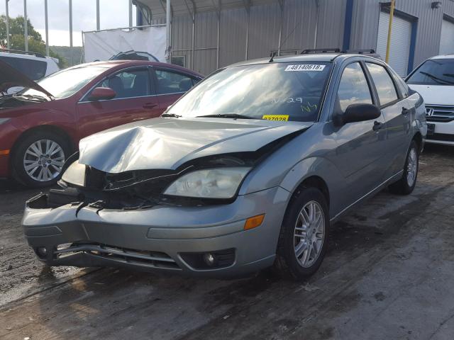 1FAFP34N26W195088 - 2006 FORD FOCUS ZX4 GREEN photo 2