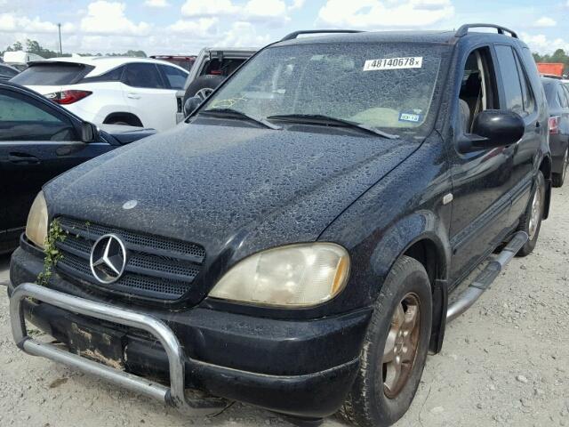 4JGAB54E01A260066 - 2001 MERCEDES-BENZ ML 320 BLACK photo 2