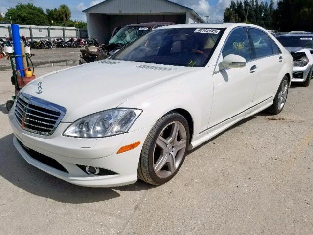 WDDNG71X29A277803 - 2009 MERCEDES-BENZ S 550 WHITE photo 2