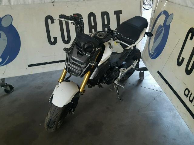 MLHJC7516J5005856 - 2018 HONDA GROM 125 WHITE photo 2