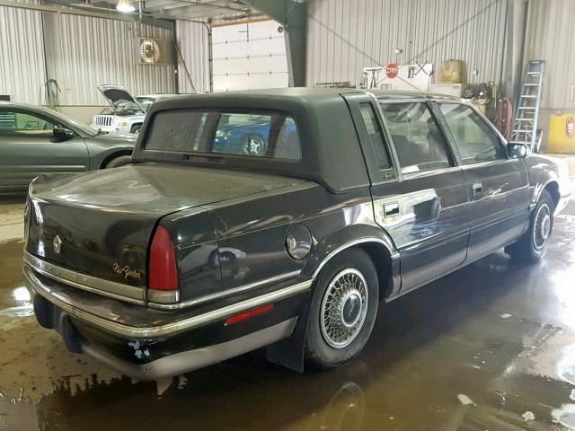 1C3XV66L7PD123631 - 1993 CHRYSLER NEW YORKER BLACK photo 4