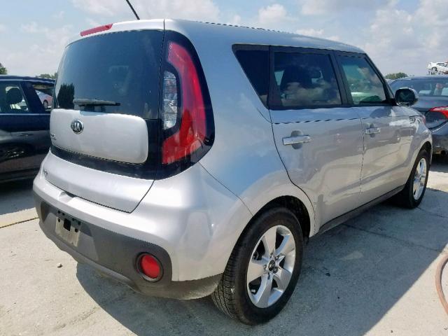 KNDJN2A2XJ7577676 - 2018 KIA SOUL SILVER photo 4