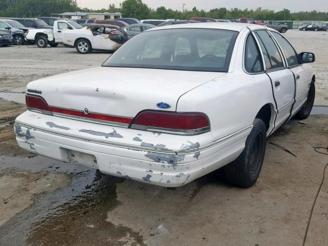 2FACP71W0PX133783 - 1993 FORD CROWN VICT WHITE photo 4