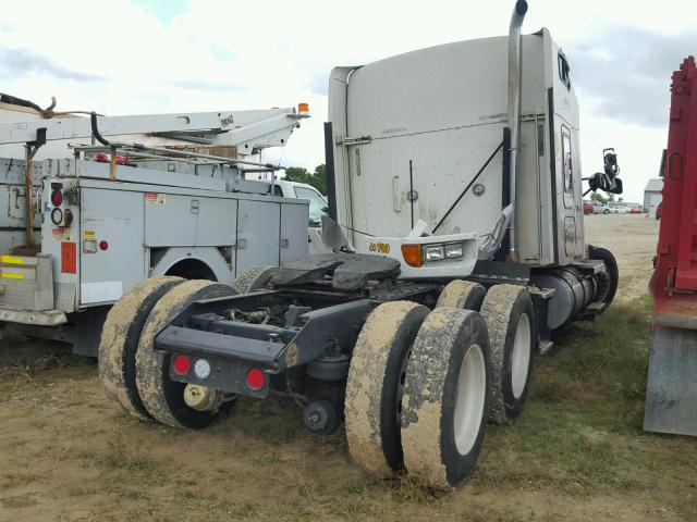 1XKADB9X0WJ770324 - 1998 KENWORTH CONSTRUCTI WHITE photo 4