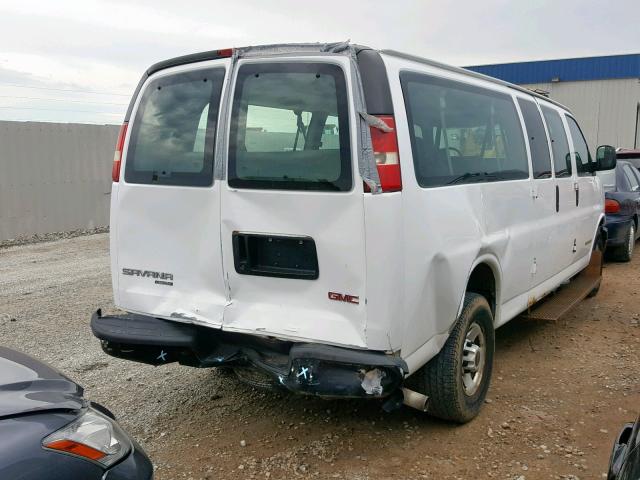 1GJHG39U551138987 - 2005 GMC SAVANA G35 WHITE photo 4