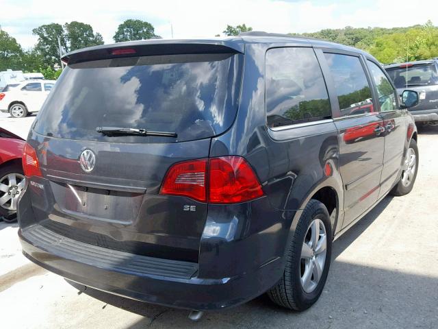 2V4RW3DG4BR669546 - 2011 VOLKSWAGEN ROUTAN SE CHARCOAL photo 4