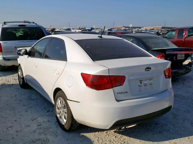 KNAFU4A22D5655191 - 2013 KIA FORTE EX WHITE photo 3