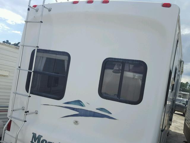 4YDF329284D506589 - 2004 KEYSTONE MONTANA WHITE photo 4