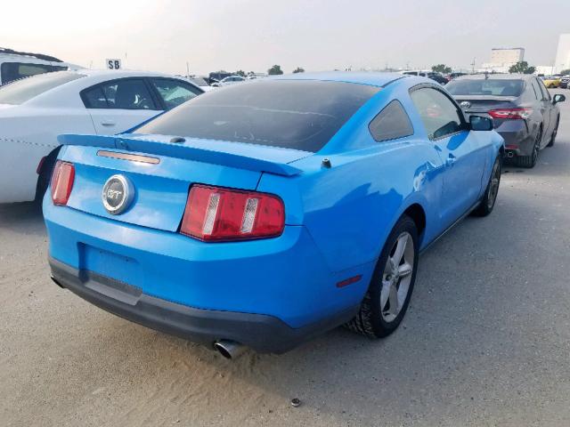 1ZVBP8CH8A5129531 - 2010 FORD MUSTANG GT BLUE photo 4