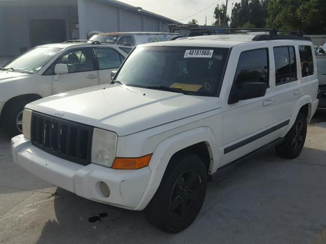 1J8HH48K38C184944 - 2008 JEEP COMMANDER WHITE photo 2