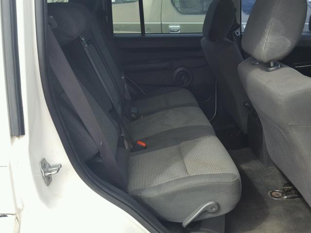 1J8HH48K38C184944 - 2008 JEEP COMMANDER WHITE photo 6