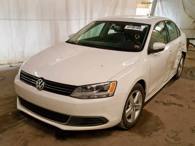 3VWLL7AJ3DM381587 - 2013 VOLKSWAGEN JETTA TDI WHITE photo 2