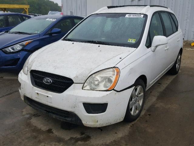 KNAFG526777066810 - 2007 KIA RONDO LX WHITE photo 2