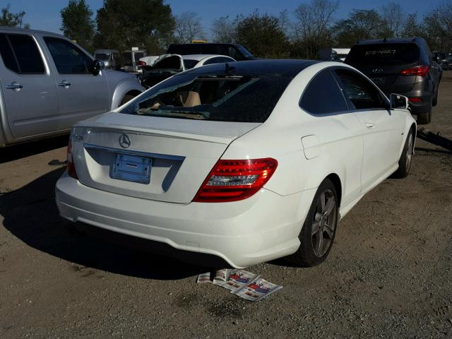 WDDGJ4HB3CF930779 - 2012 MERCEDES-BENZ C 250 WHITE photo 4