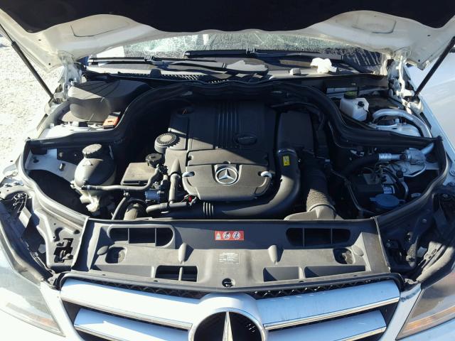 WDDGJ4HB3CF930779 - 2012 MERCEDES-BENZ C 250 WHITE photo 7