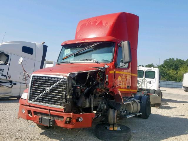 4V4M19GH97N464582 - 2007 VOLVO VN VNM RED photo 2