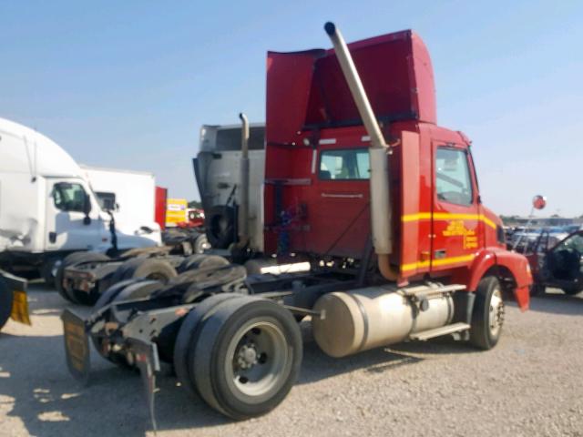 4V4M19GH97N464582 - 2007 VOLVO VN VNM RED photo 4