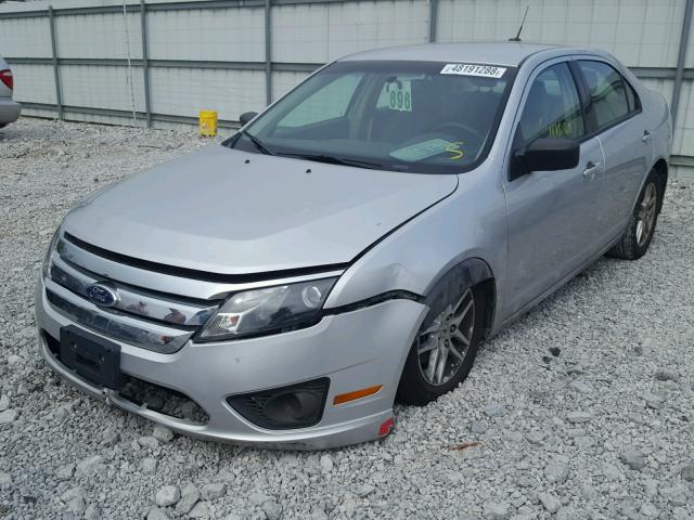 3FAHP0GA4BR165135 - 2011 FORD FUSION S SILVER photo 2