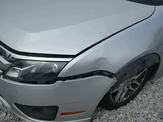 3FAHP0GA4BR165135 - 2011 FORD FUSION S SILVER photo 9