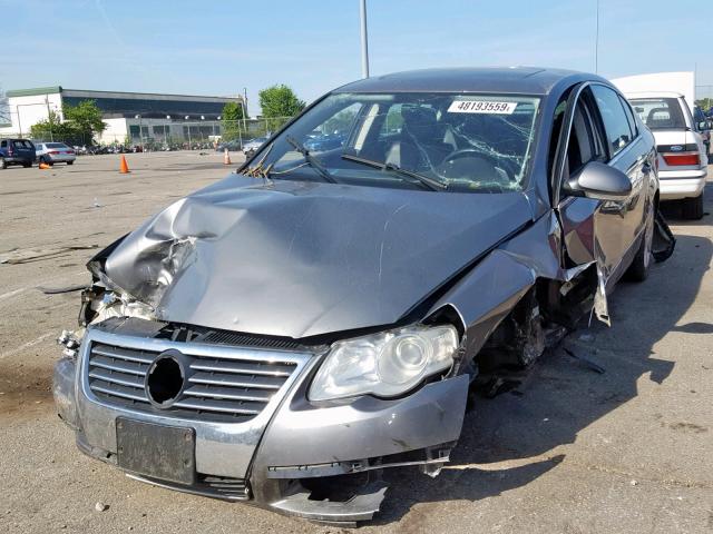 WVWAK73CX8E144294 - 2008 VOLKSWAGEN PASSAT KOM GRAY photo 2