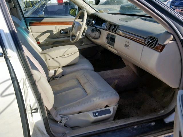 1G6KE54Y7VU243475 - 1997 CADILLAC DEVILLE DE WHITE photo 5