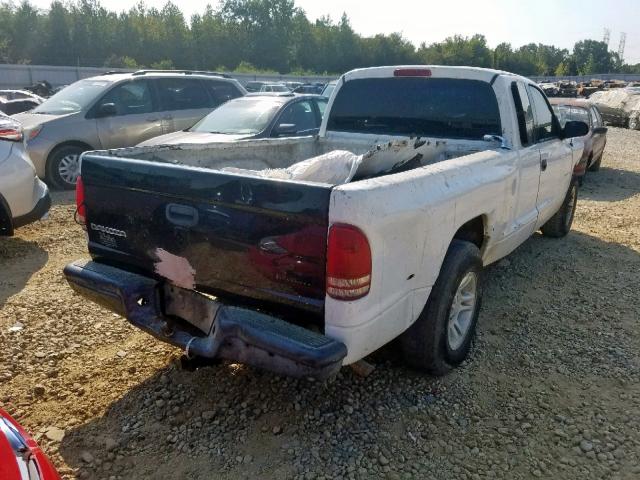 1B7GL12X72S577749 - 2002 DODGE DAKOTA BAS WHITE photo 4