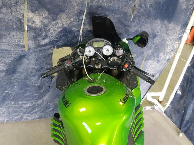 JKBZXNC139A011172 - 2009 KAWASAKI ZX1400 C GREEN photo 5