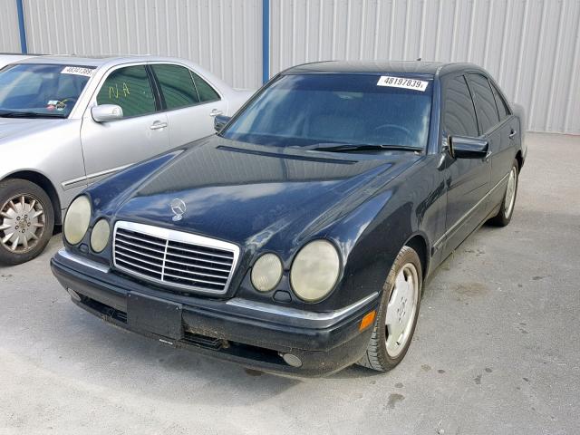 WDBJF72FXVA296299 - 1997 MERCEDES-BENZ E 420 BLACK photo 2