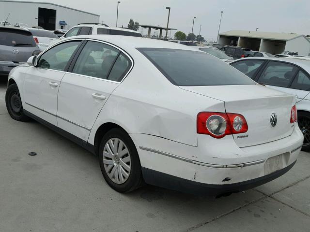 WVWJK73C18E124743 - 2008 VOLKSWAGEN PASSAT TUR WHITE photo 3