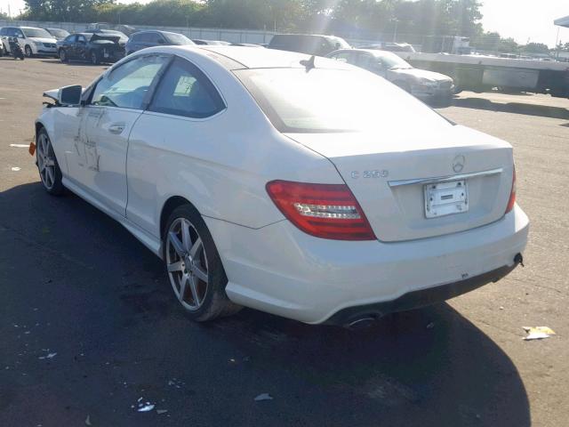 WDDGJ4HB6CF785785 - 2012 MERCEDES-BENZ C 250 WHITE photo 3