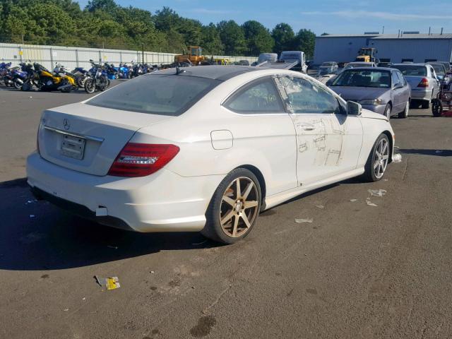 WDDGJ4HB6CF785785 - 2012 MERCEDES-BENZ C 250 WHITE photo 4