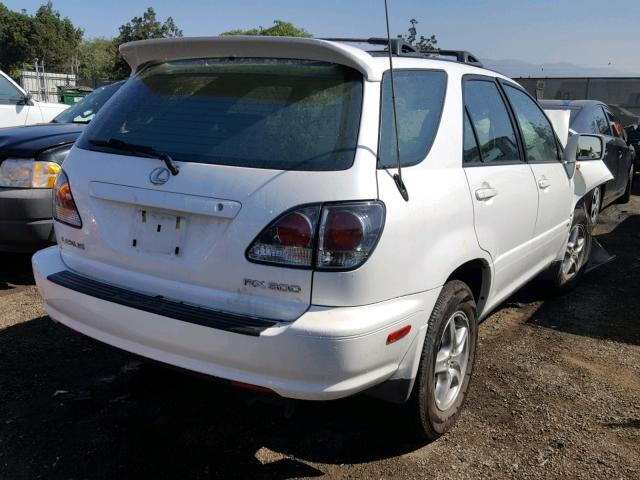 JTJHF10U820277571 - 2002 LEXUS RX 300 WHITE photo 4