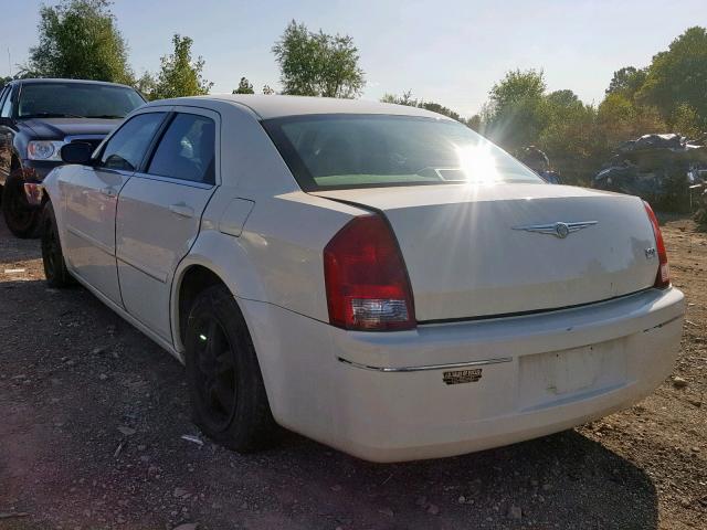 2C3JA53G95H600000 - 2005 CHRYSLER 300 TOURIN WHITE photo 3