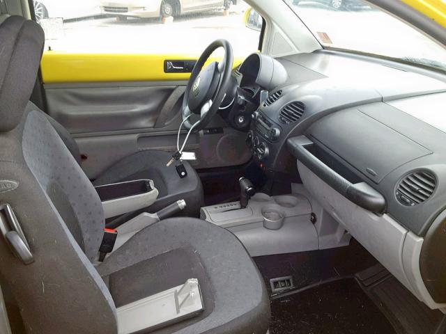 3VWCC21C2YM410698 - 2000 VOLKSWAGEN NEW BEETLE 黄色 照片 5