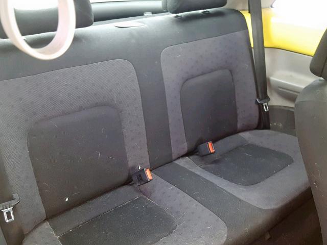 3VWCC21C2YM410698 - 2000 VOLKSWAGEN NEW BEETLE 黄色 照片 6