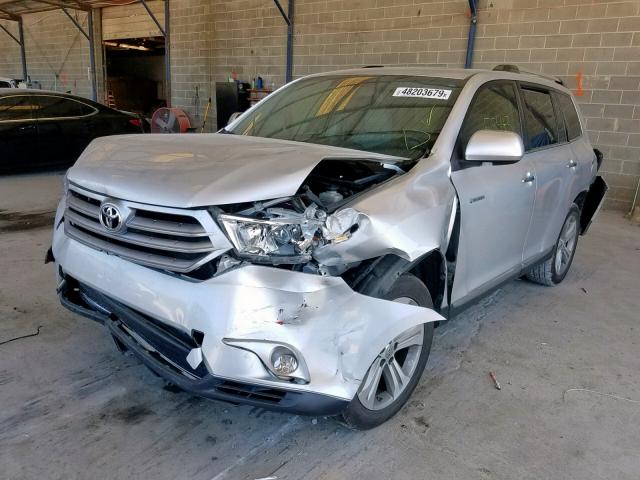 5TDYK3EH0DS127301 - 2013 TOYOTA HIGHLANDER SILVER photo 2