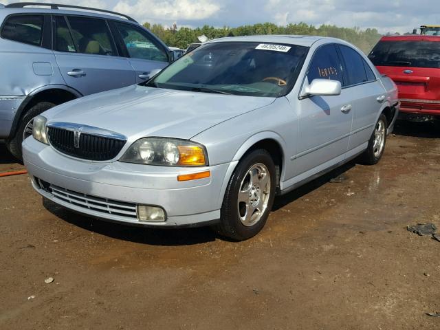 1LNHM87A21Y657224 - 2001 LINCOLN LS فضي صورة 2