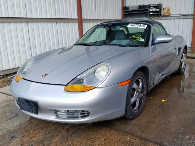 WP0CA2988YU626303 - 2000 PORSCHE BOXSTER SILVER photo 2