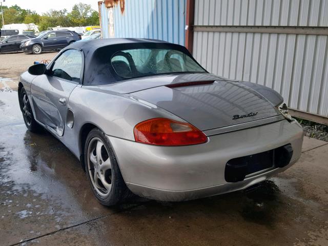 WP0CA2988YU626303 - 2000 PORSCHE BOXSTER SILVER photo 3