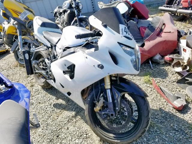 JS1GN7CA242105303 - 2004 SUZUKI GSX-R600 K WHITE photo 1