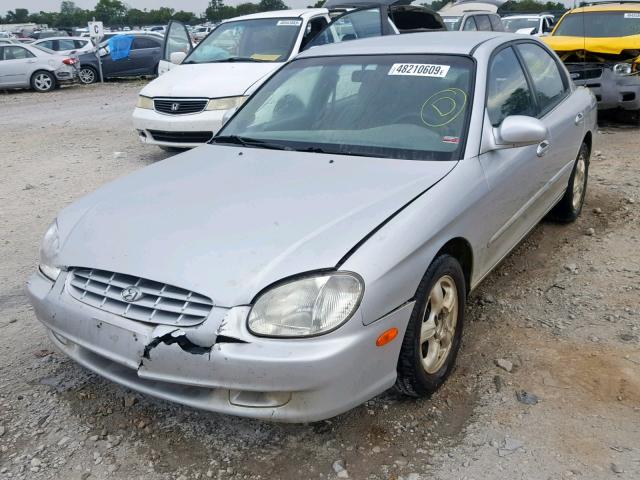 KMHWF25S4YA314508 - 2000 HYUNDAI SONATA GL WHITE photo 2