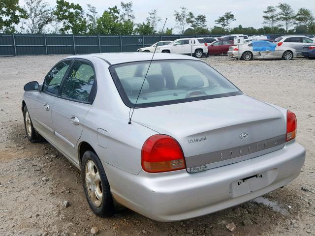 KMHWF25S4YA314508 - 2000 HYUNDAI SONATA GL WHITE photo 3