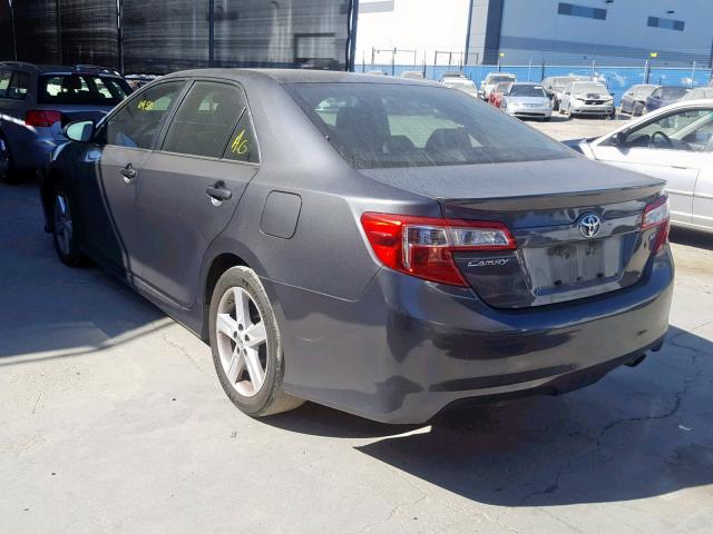 4T1BF1FK0CU610026 - 2012 TOYOTA CAMRY BASE GRAY photo 3