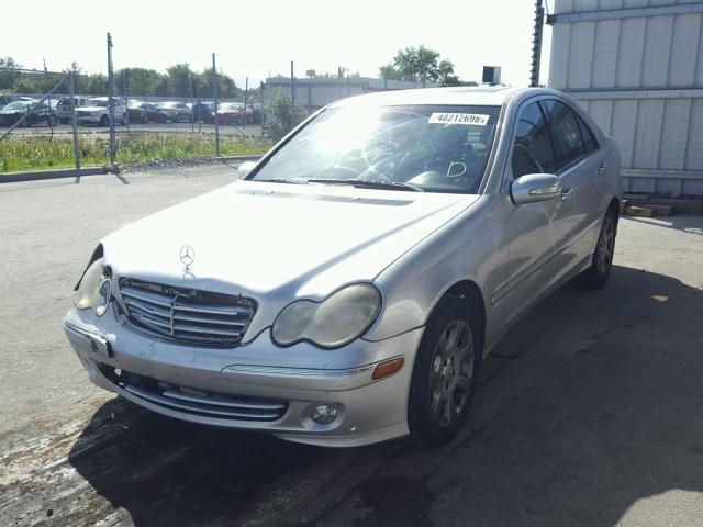 WDBRF61J75A678597 - 2005 MERCEDES-BENZ C 240 SILVER photo 2