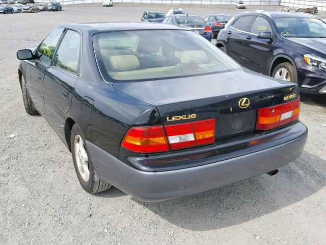 JT8BF22GXV0027743 - 1997 LEXUS ES 300 BLACK photo 3