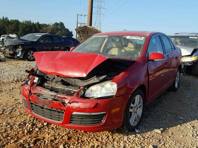 3VWRL71K69M147244 - 2009 VOLKSWAGEN JETTA TDI RED photo 2