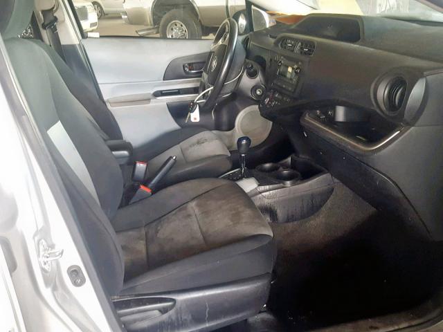 JTDKDTB31E1563422 - 2014 TOYOTA PRIUS C SILVER photo 5